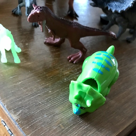 2/$10 Lot Vinyl Toy Dinosaurs Plastic Tyrannosaurus Rex Triceratops Dinos Toys - Picture 8 of 9